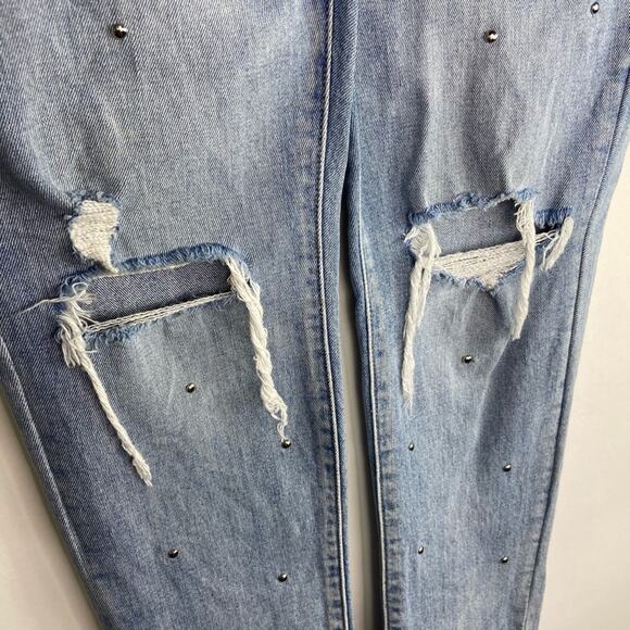 Levi's Women's High Rise Skinny Straight Leg Jeans Ripped Knees Studs Size 32 - Picture 3 of 12